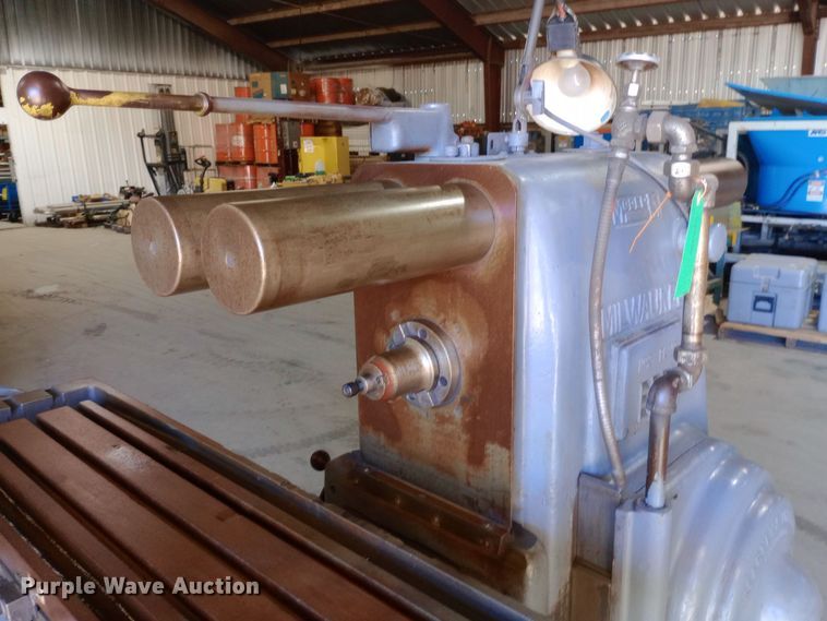 image for item DH1460 Milwaukee Model KM milling machine