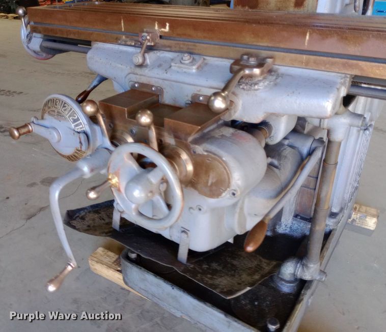 image for item DH1460 Milwaukee Model KM milling machine