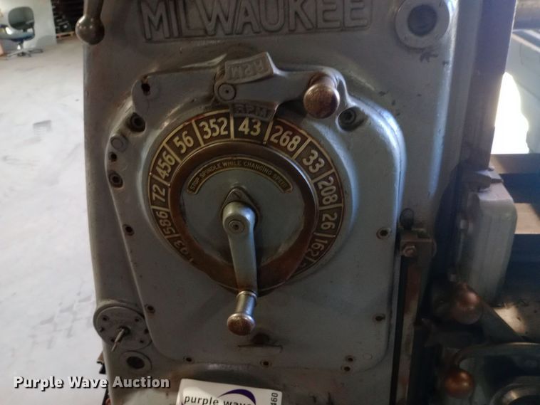 image for item DH1460 Milwaukee Model KM milling machine