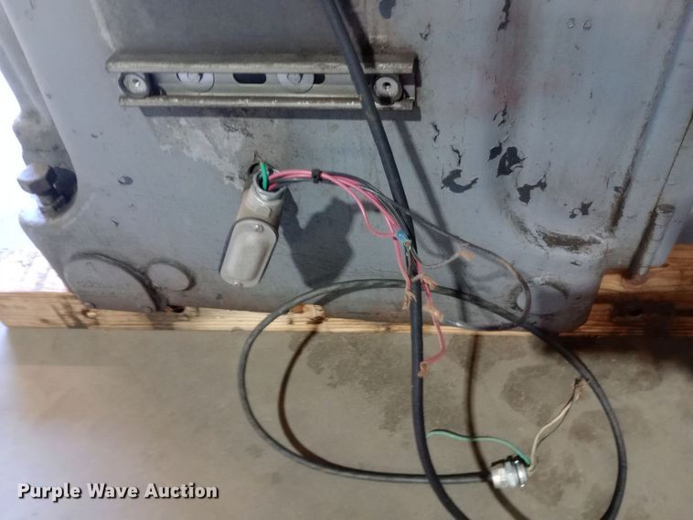 image for item DH1460 Milwaukee Model KM milling machine