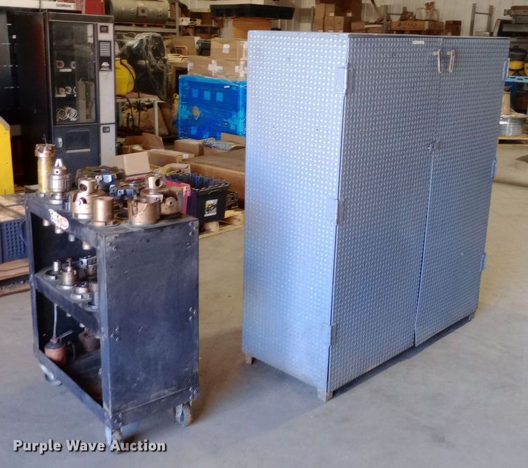 image for item DH1460 Milwaukee Model KM milling machine