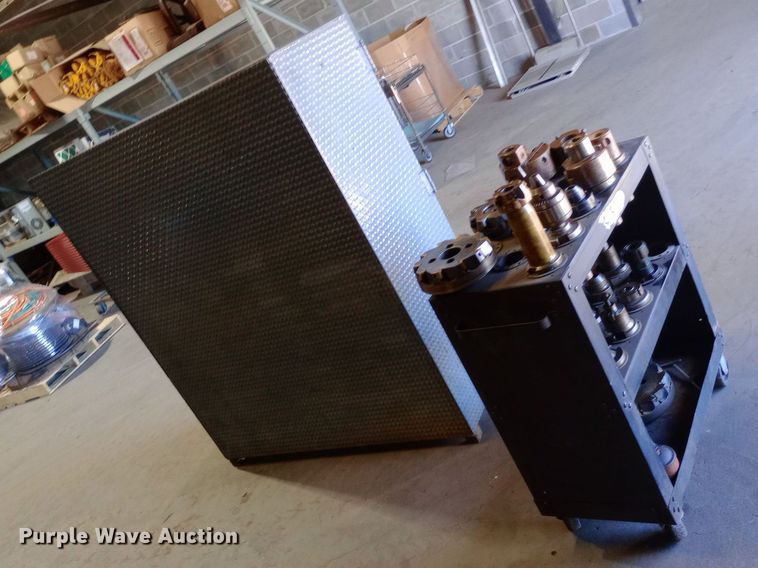 image for item DH1460 Milwaukee Model KM milling machine