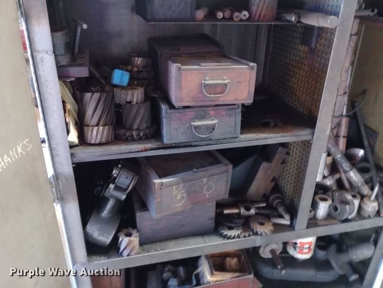 image for item DH1460 Milwaukee Model KM milling machine