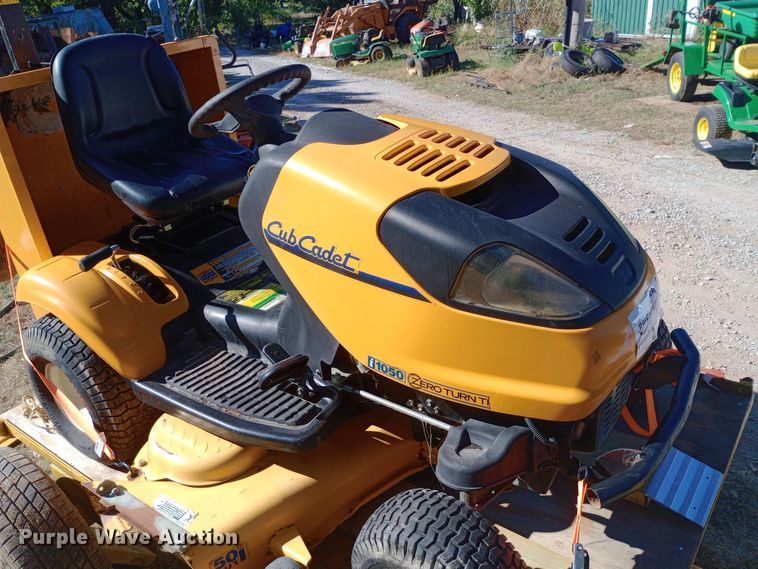 image for item DH1478 2007 Cub Cadet  i1050 lawn mower