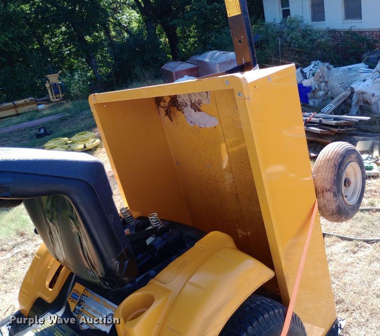 image for item DH1478 2007 Cub Cadet  i1050 lawn mower