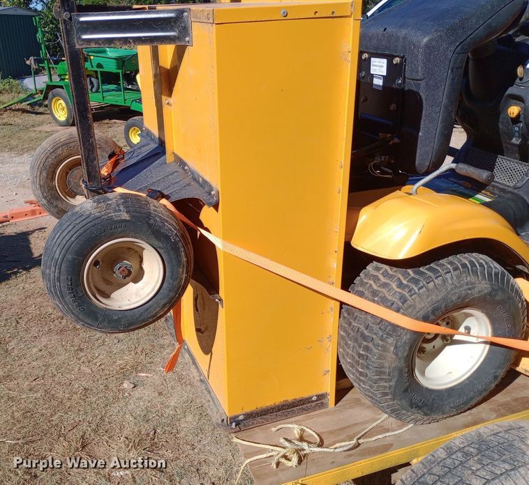 image for item DH1478 2007 Cub Cadet  i1050 lawn mower