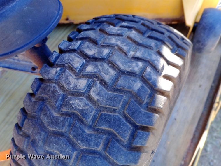 image for item DH1478 2007 Cub Cadet  i1050 lawn mower