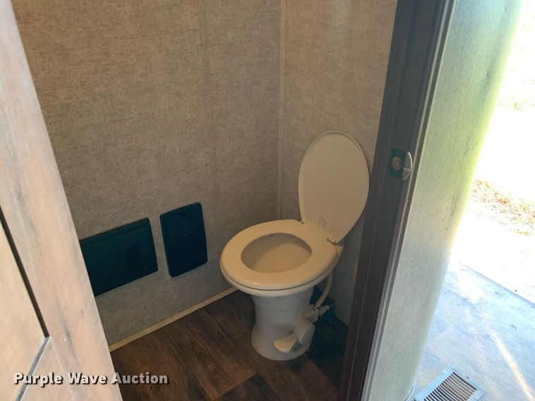 image for item DM1811 2016 Forest River 378FB camper