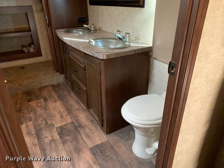 image for item DM1811 2016 Forest River 378FB camper