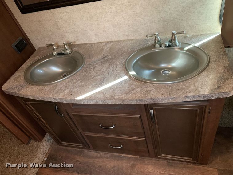 image for item DM1811 2016 Forest River 378FB camper