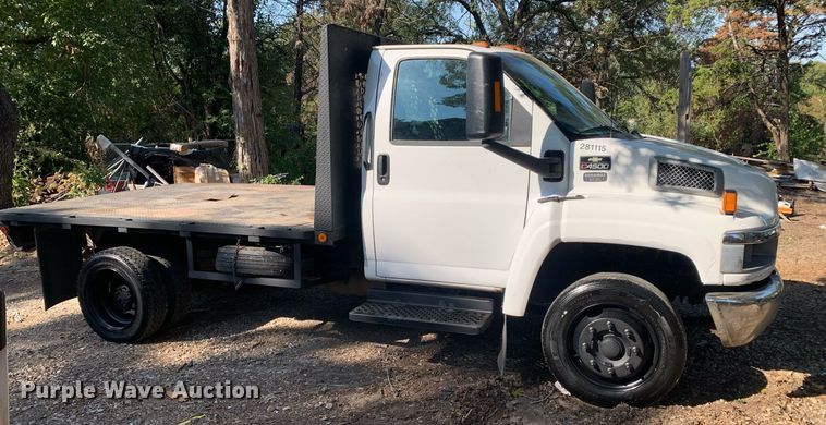 image for item DM1827 2003 Chevrolet  C4500 flatbed truck