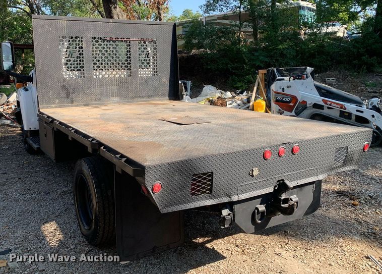 image for item DM1827 2003 Chevrolet  C4500 flatbed truck