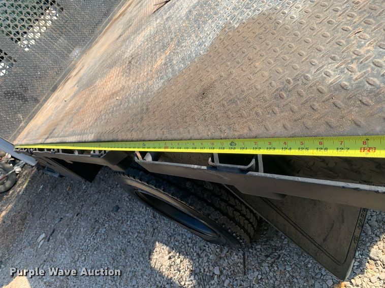 image for item DM1827 2003 Chevrolet  C4500 flatbed truck