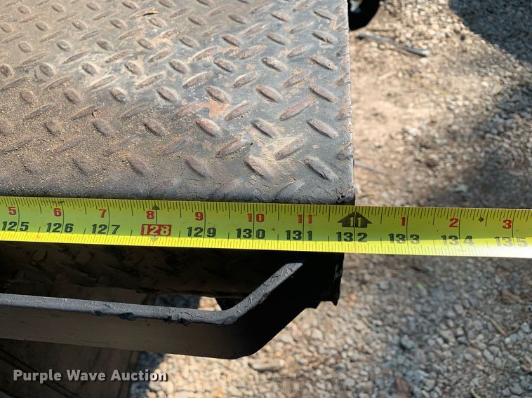 image for item DM1827 2003 Chevrolet  C4500 flatbed truck