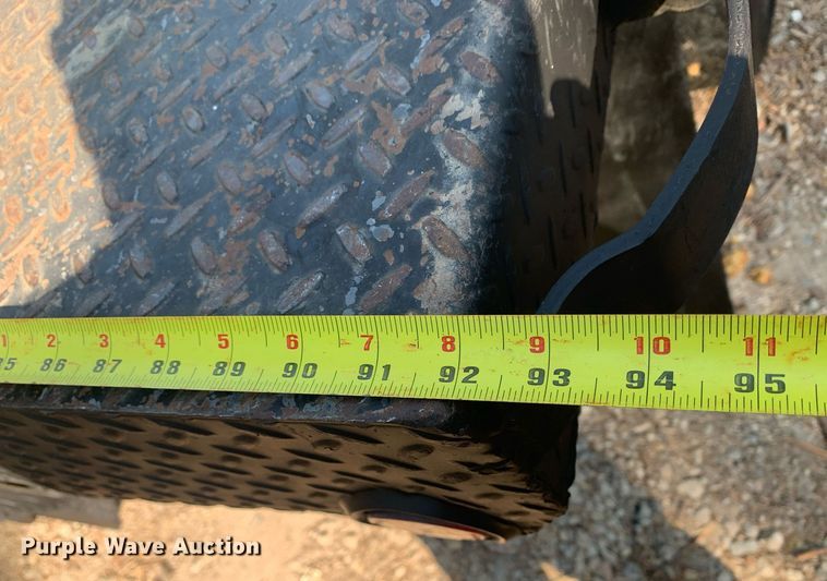 image for item DM1827 2003 Chevrolet  C4500 flatbed truck