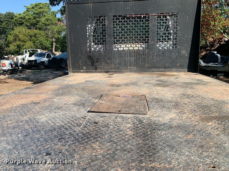 image for item DM1827 2003 Chevrolet  C4500 flatbed truck