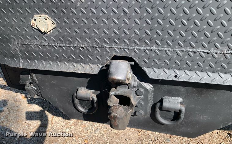 image for item DM1827 2003 Chevrolet  C4500 flatbed truck