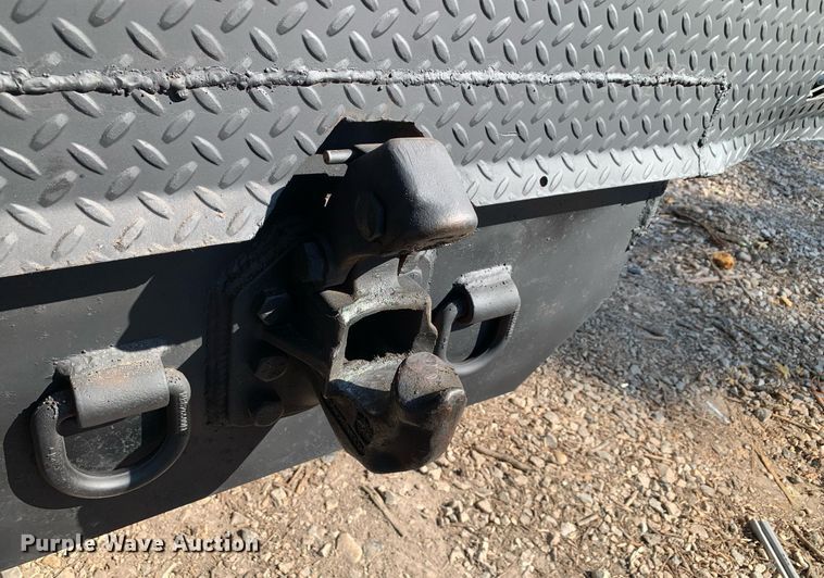 image for item DM1827 2003 Chevrolet  C4500 flatbed truck