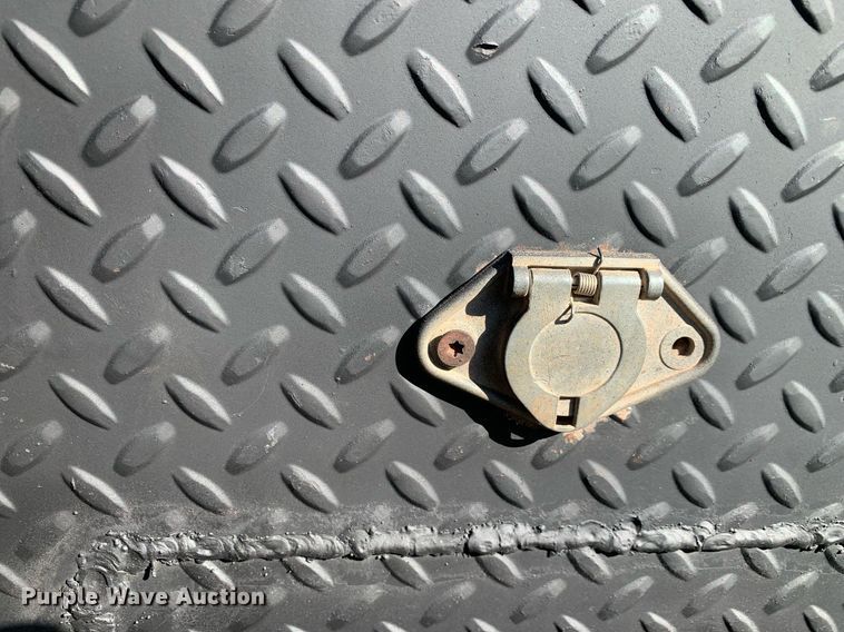 image for item DM1827 2003 Chevrolet  C4500 flatbed truck