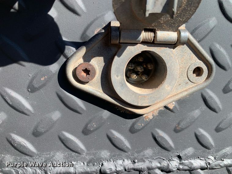 image for item DM1827 2003 Chevrolet  C4500 flatbed truck