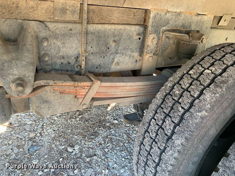 image for item DM1827 2003 Chevrolet  C4500 flatbed truck