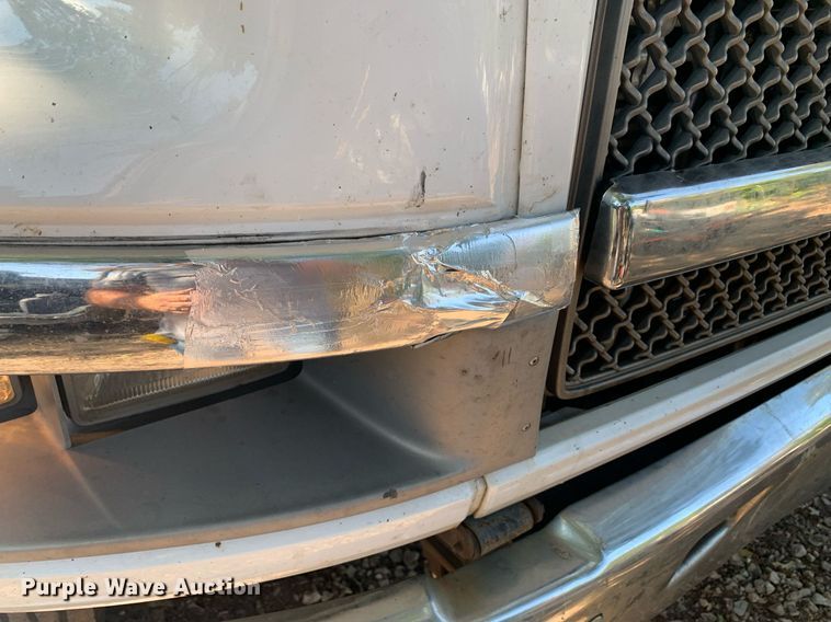 image for item DM1827 2003 Chevrolet  C4500 flatbed truck