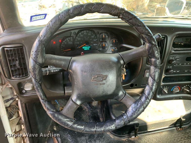 image for item DM1827 2003 Chevrolet  C4500 flatbed truck