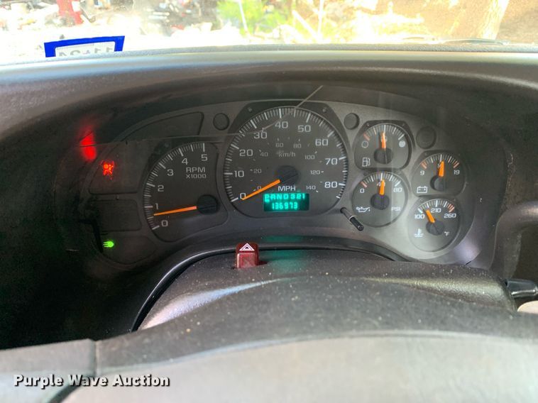 image for item DM1827 2003 Chevrolet  C4500 flatbed truck