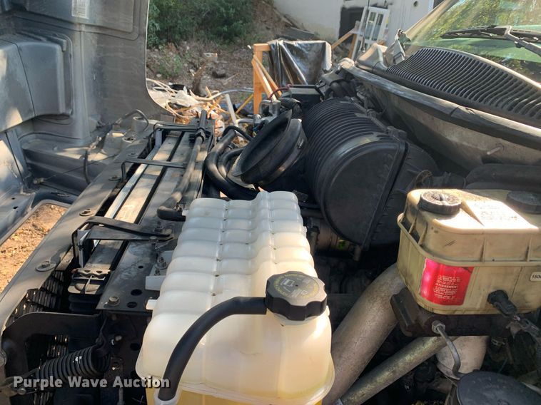 image for item DM1827 2003 Chevrolet  C4500 flatbed truck