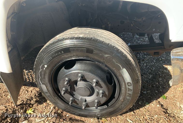 image for item DM1827 2003 Chevrolet  C4500 flatbed truck