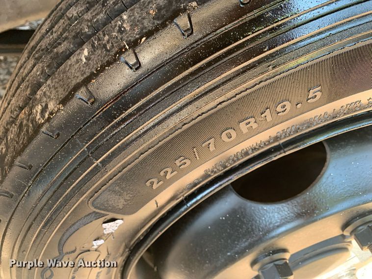 image for item DM1827 2003 Chevrolet  C4500 flatbed truck