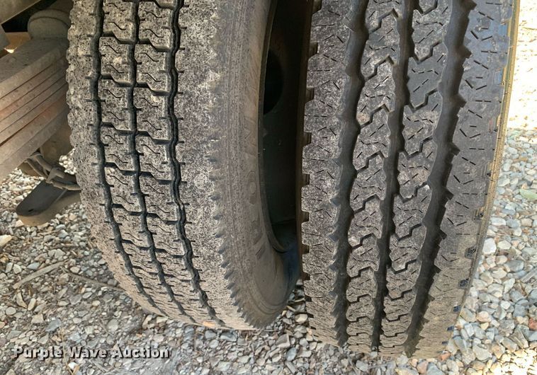 image for item DM1827 2003 Chevrolet  C4500 flatbed truck