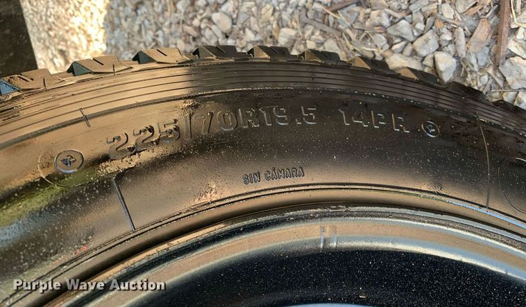 image for item DM1827 2003 Chevrolet  C4500 flatbed truck