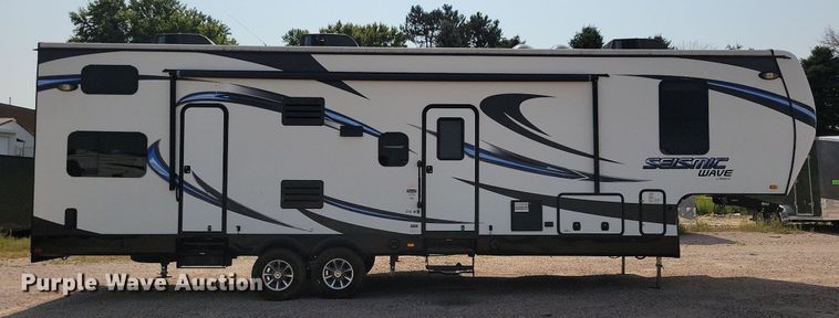 image for item DN3520 2015 Jayco Siesmic Wave 310 toy hauler camper