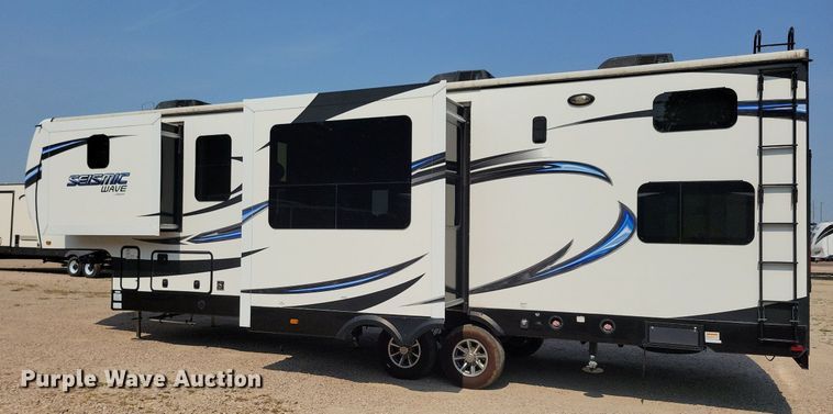 image for item DN3520 2015 Jayco Siesmic Wave 310 toy hauler camper