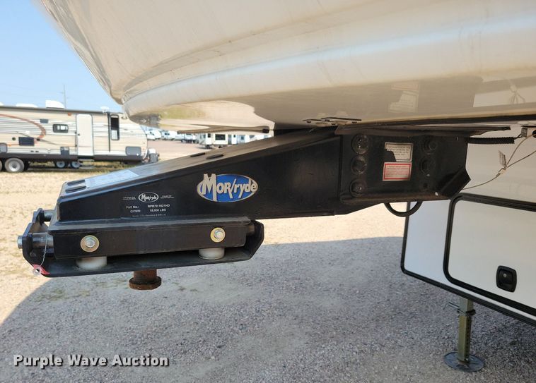 image for item DN3520 2015 Jayco Siesmic Wave 310 toy hauler camper