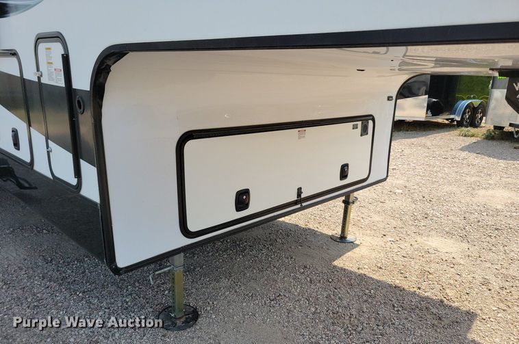 image for item DN3520 2015 Jayco Siesmic Wave 310 toy hauler camper