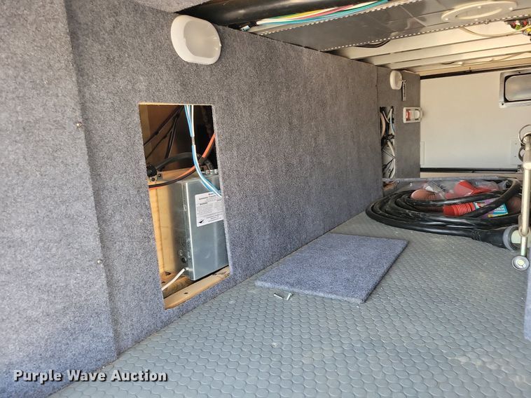 image for item DN3520 2015 Jayco Siesmic Wave 310 toy hauler camper