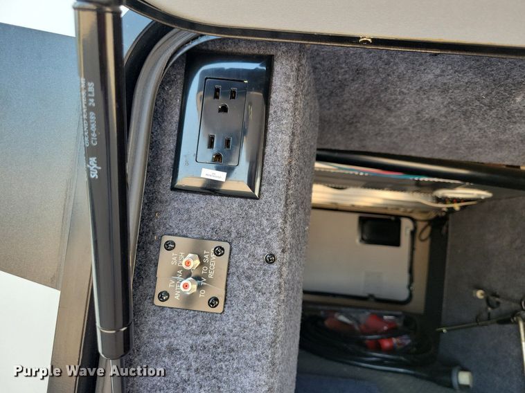 image for item DN3520 2015 Jayco Siesmic Wave 310 toy hauler camper