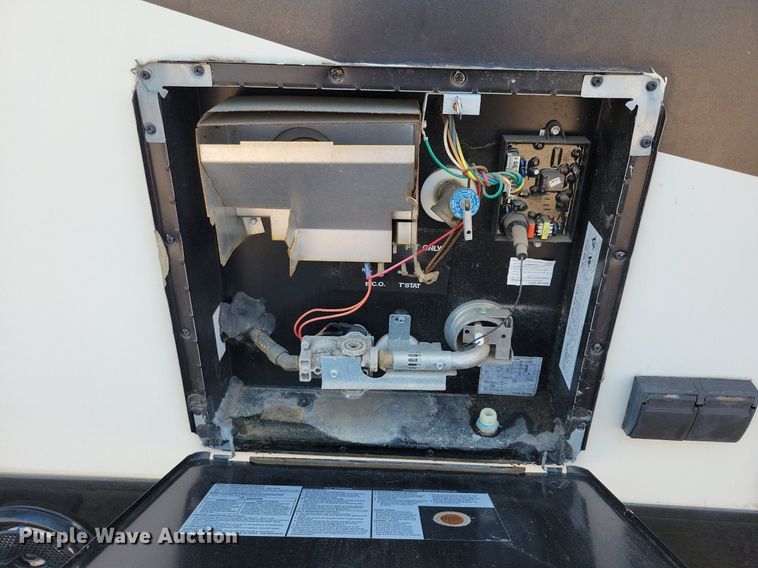 image for item DN3520 2015 Jayco Siesmic Wave 310 toy hauler camper