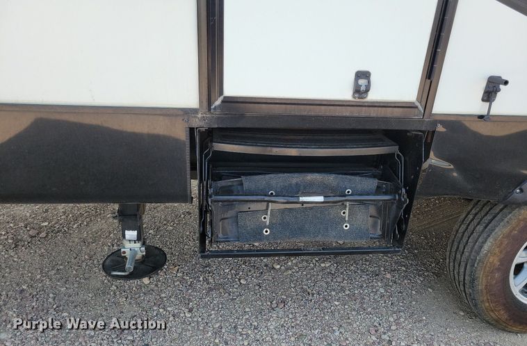 image for item DN3520 2015 Jayco Siesmic Wave 310 toy hauler camper