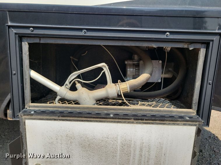 image for item DN3520 2015 Jayco Siesmic Wave 310 toy hauler camper