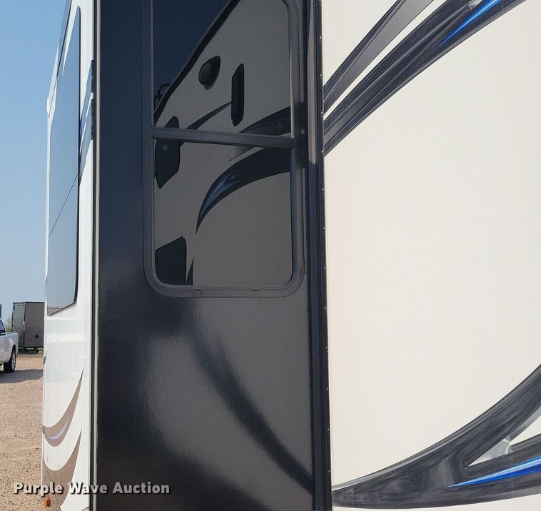 image for item DN3520 2015 Jayco Siesmic Wave 310 toy hauler camper