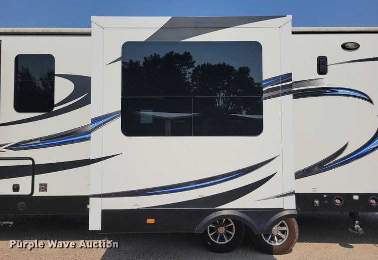 image for item DN3520 2015 Jayco Siesmic Wave 310 toy hauler camper