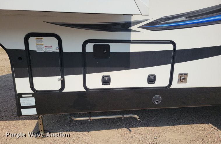 image for item DN3520 2015 Jayco Siesmic Wave 310 toy hauler camper