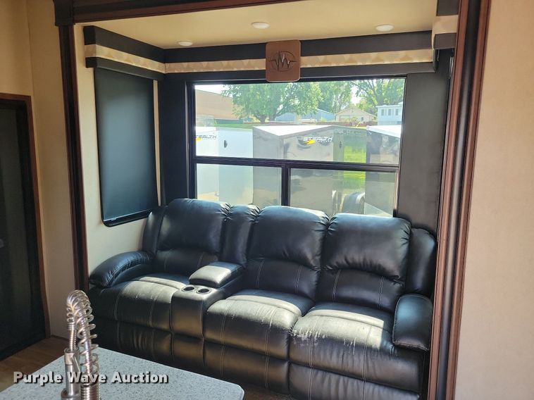 image for item DN3520 2015 Jayco Siesmic Wave 310 toy hauler camper