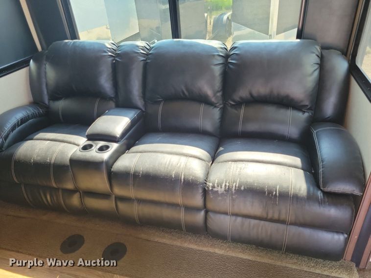 image for item DN3520 2015 Jayco Siesmic Wave 310 toy hauler camper