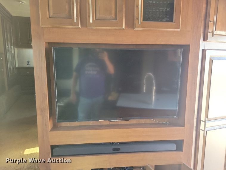 image for item DN3520 2015 Jayco Siesmic Wave 310 toy hauler camper