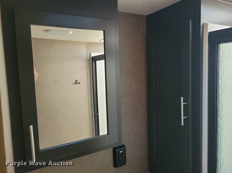 image for item DN3520 2015 Jayco Siesmic Wave 310 toy hauler camper