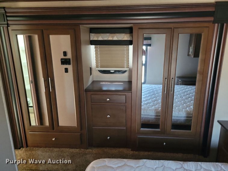 image for item DN3520 2015 Jayco Siesmic Wave 310 toy hauler camper